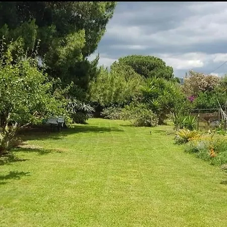 Quarto em Acomodações Particulares Il Giardino Di Frafa *
